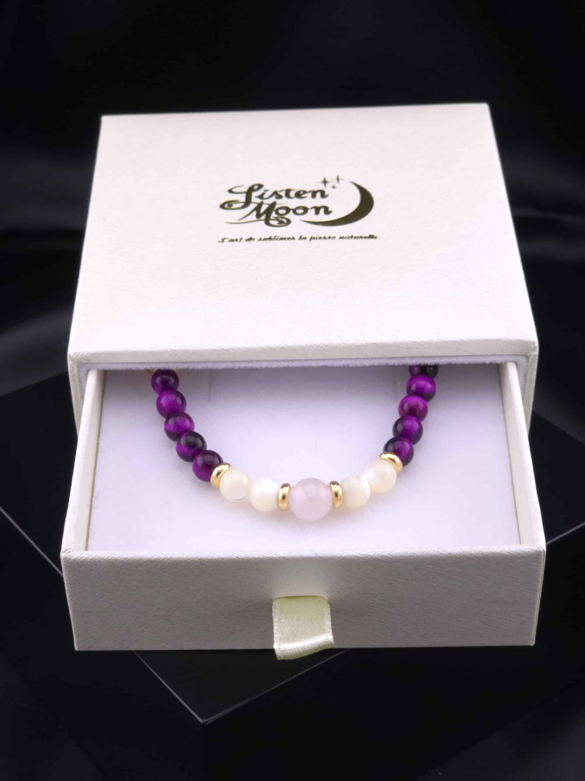 Bracelet en argent 925 doré à l’or fin, Œil de Tigre Violet, Perle de Nacre et Quartz Rose.